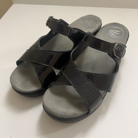 Dansko Women’s Sela Sandals Black Patent Leather Cross Straps Size 38 US 7.5/8 - Picture 2 of 8
